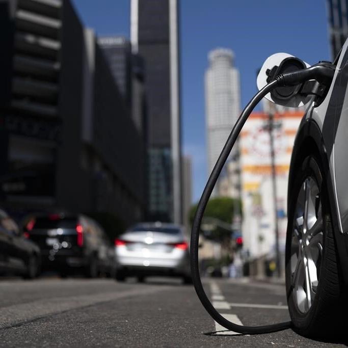 4 in 10 say next vehicle may be electric: AP-NORC/EPIC poll